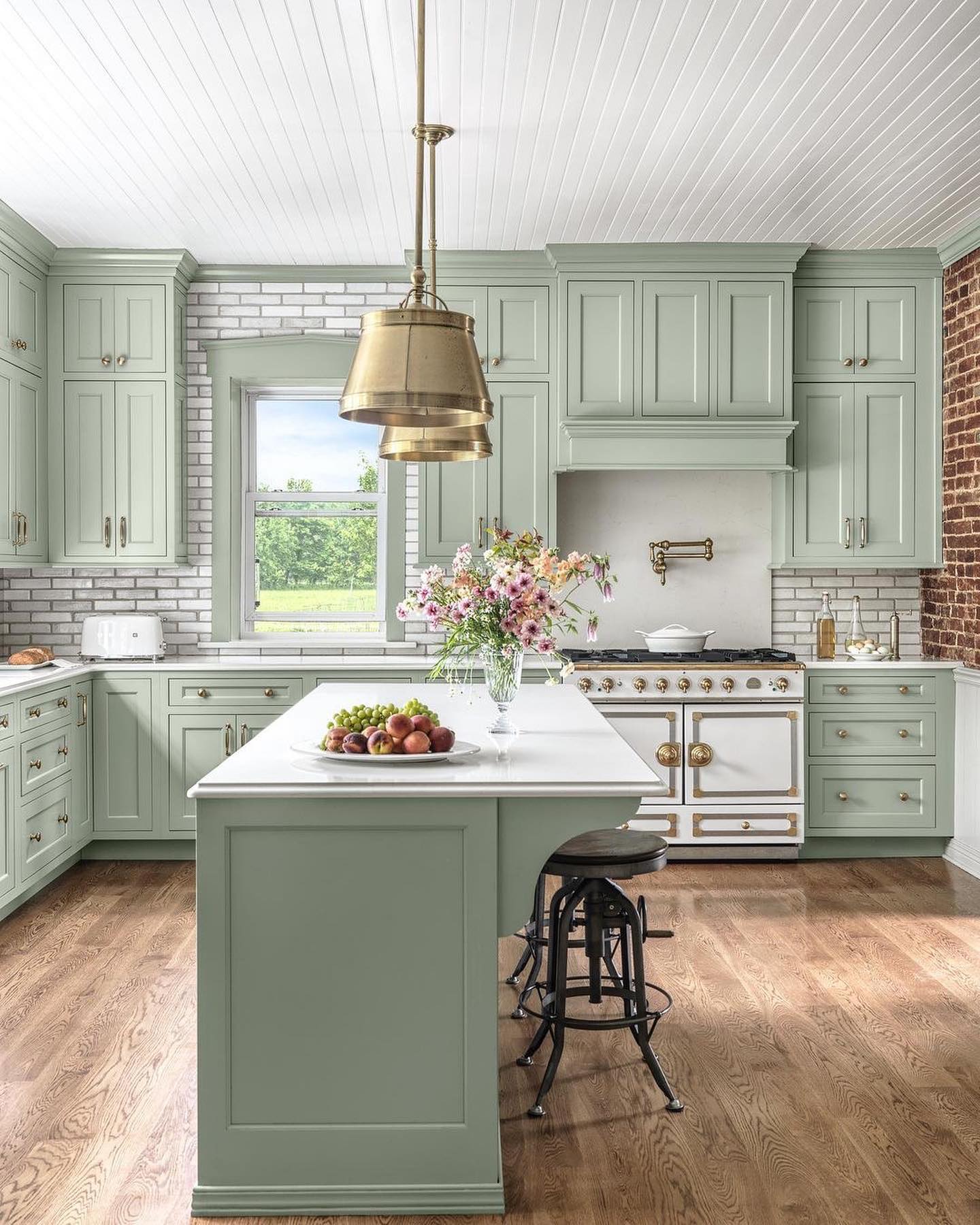 light kitchen cabinets colors
