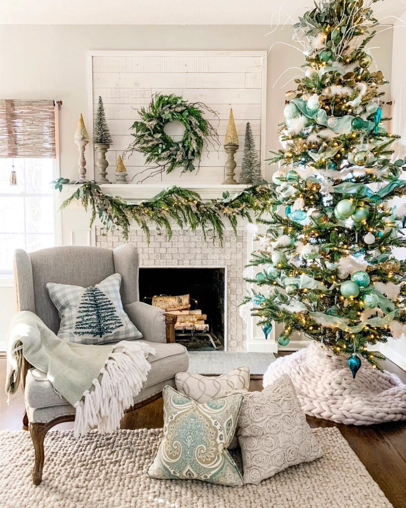 15+ Christmas Decoration Ideas & Tips For Home Festive Season - Color ...